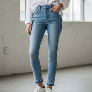AMO BABE High Rise Button Fly Raw Hem Crop Skinny-Straight Jeans 70s Blue Wash